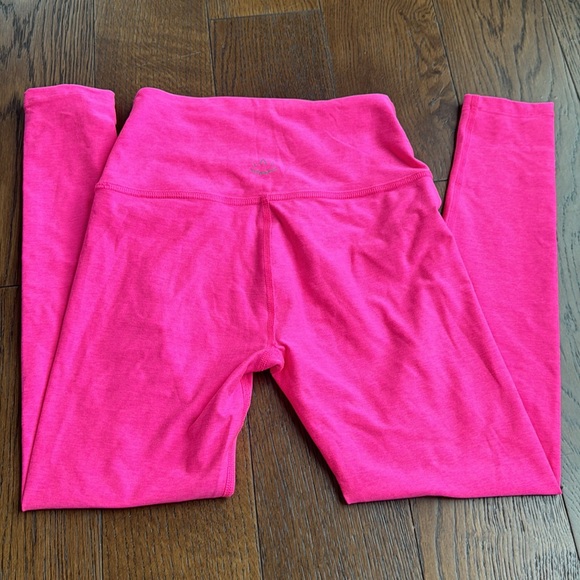 Beyond Yoga. Hot pink leggings. EUC. - Picture 3 of 3